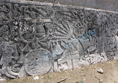 Sculpture maya sur un mur du jeu de balle